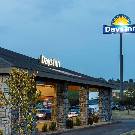 Days Inn By Wyndham Pittsburgh-Harmarville Extérieur photo