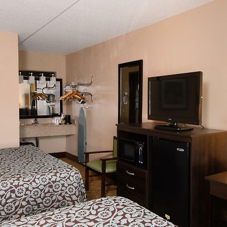 Days Inn By Wyndham Pittsburgh-Harmarville Extérieur photo