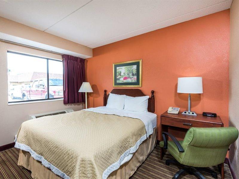 Days Inn By Wyndham Pittsburgh-Harmarville Extérieur photo