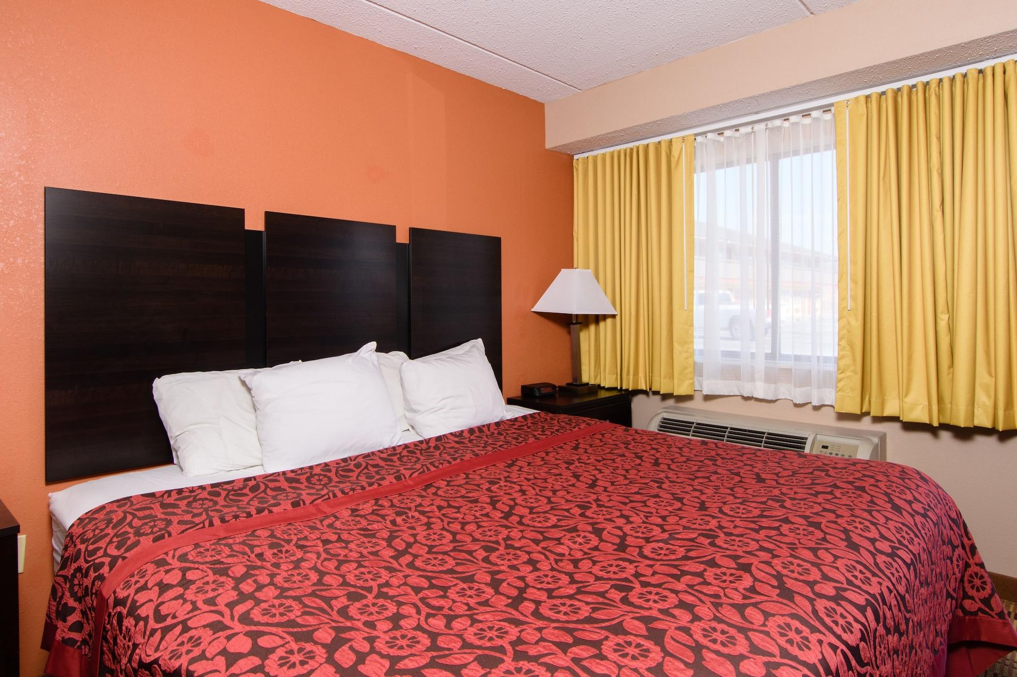 Days Inn By Wyndham Pittsburgh-Harmarville Extérieur photo