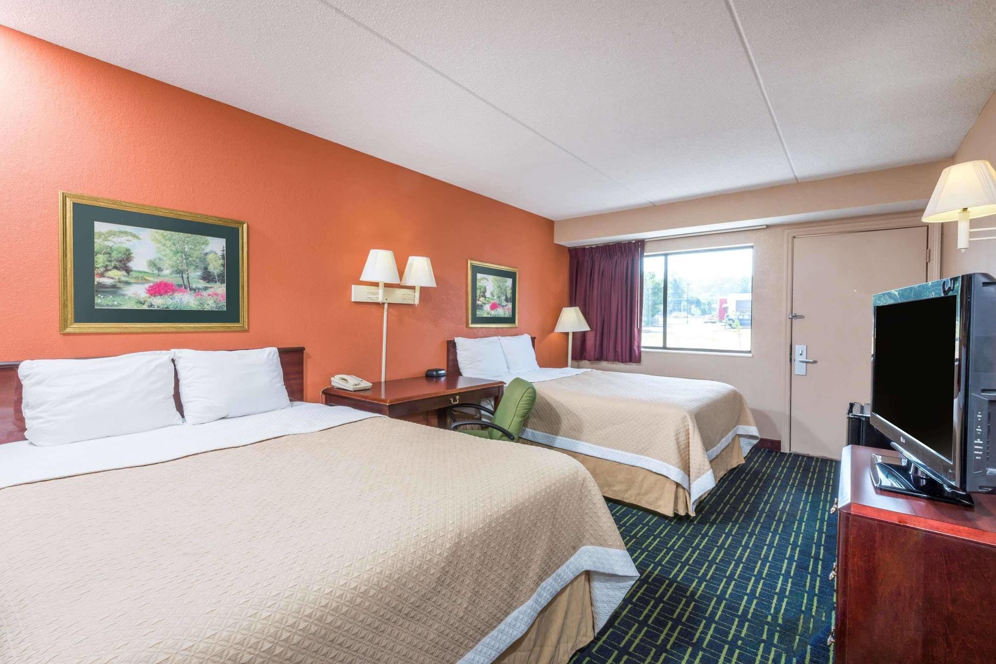 Days Inn By Wyndham Pittsburgh-Harmarville Extérieur photo