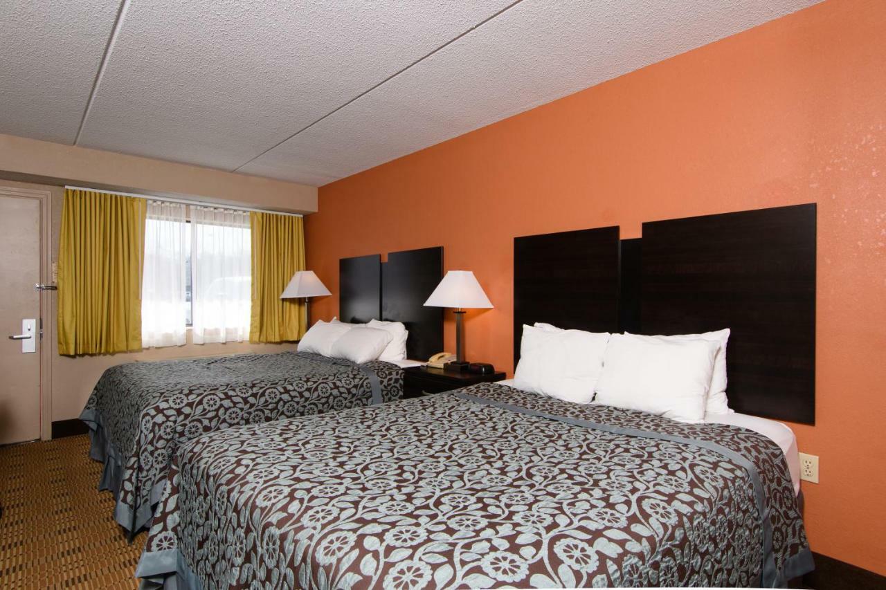 Days Inn By Wyndham Pittsburgh-Harmarville Extérieur photo